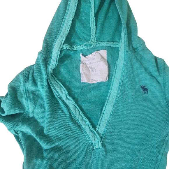 Abercrombie & Fitch Turquoise Bella Swan Babydoll Henley Hoodied Top Y2K - Picture 2 of 2